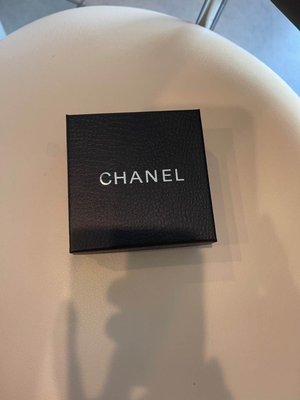 CHANEL Black and White Signature Jewelry Boxes - Pair - Picture 3 of 3